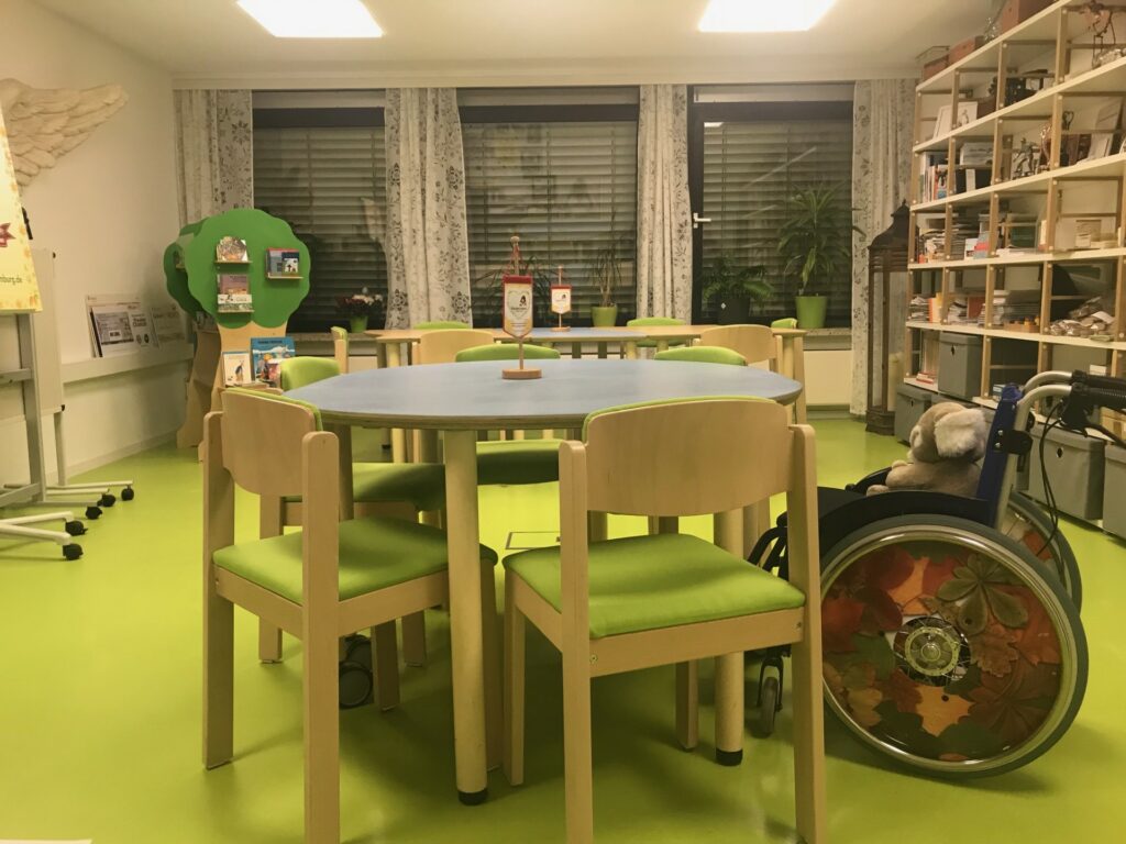 Salle de thérapie nouvellement équipée pour la promotion de l'inclusion