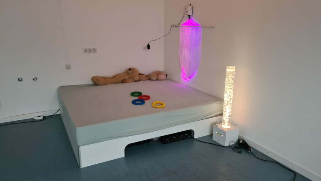 Letto ad acqua musicale nella sala Snoezel