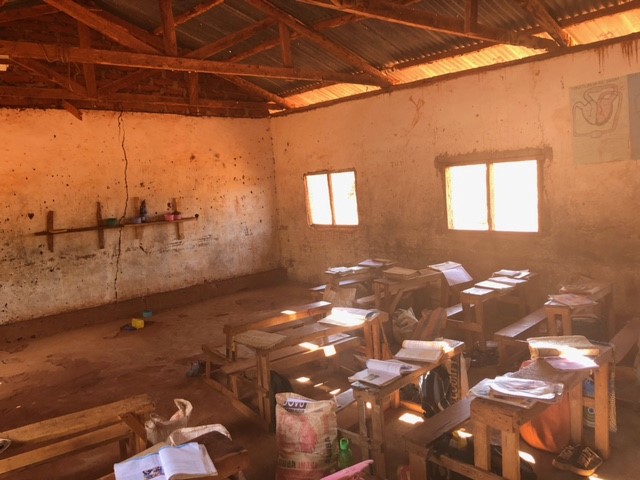 Aula de la escuela primaria de Kinakoni